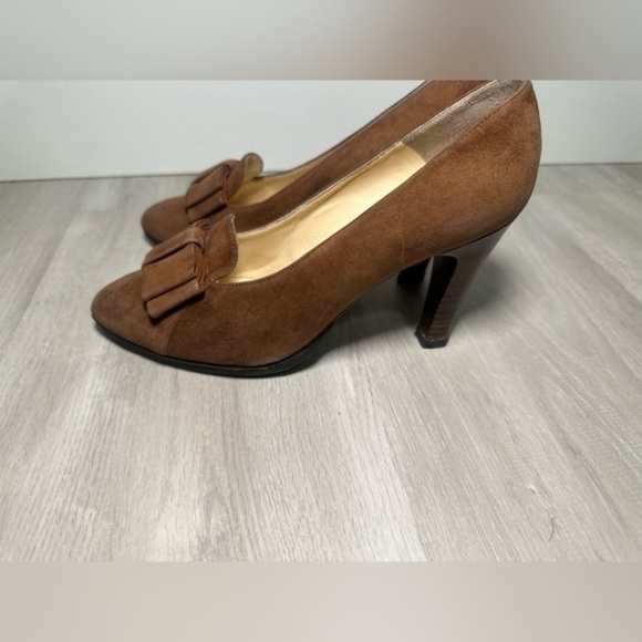 PRADA BROWN SUEDE BOW POINTED TOE MID HEEL CLASSIC‎ PUMPS SZ 34 - Picture 4 of 10